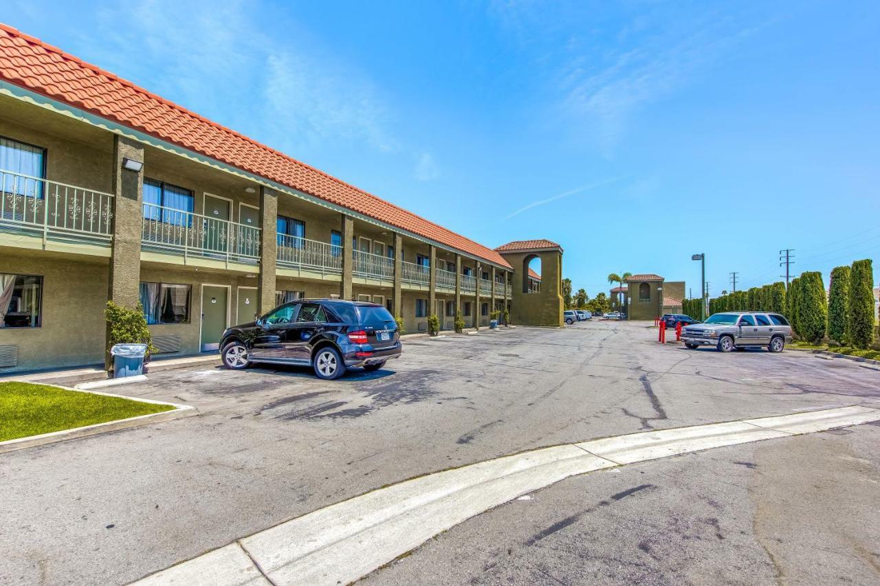 Hotel Budget Anaheim / Santa Fe Springs 2*