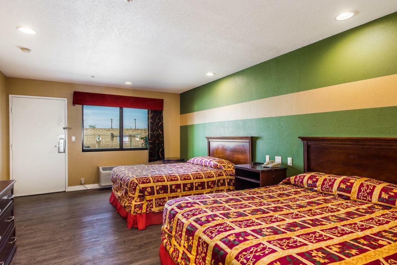 Budget Anaheim / Santa Fe Springs Hotel